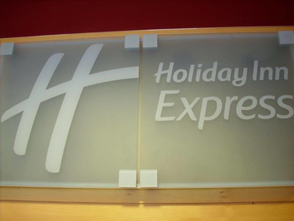 Holiday Inn Express Madrid-Alcorcon, An Ihg Hotel Exterior photo